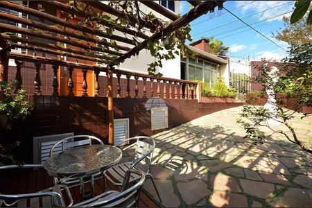42_photo/94dce6148b.48ab41160c80d1d5-ATLAS-f733ce71-61e2-44fd-83ba-e39b3d43d7c2.jpg de casa à venda com 3 quartos, 150m² em Tingui, Curitiba