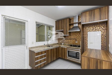 6_photo/94dce617f3.c57949a0b385ded8-ATLAS-d023460e-d651-425a-98ea-35ef8a114b7c.jpg de casa para alugar com 3 quartos, 87m² em Santa Cândida, Curitiba