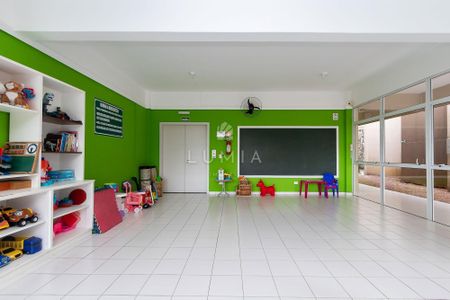 2_photo/94dce63e01.0b8e4c8515d41273-ATLAS-194fa6f4-1aa2-40b7-a000-5d2b52a658b4.jpg de apartamento à venda com 3 quartos, 58m² em Santa Cândida, Curitiba