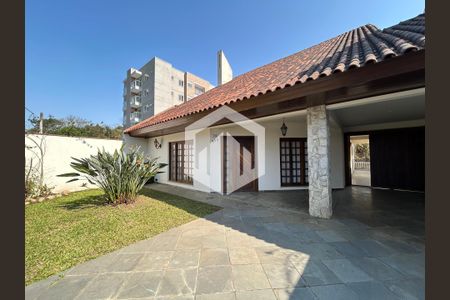 11_photo/94dce64189.3be18b52e244e7c2-ATLAS-99d1f58e-de2e-4235-9395-e7637eccde54.jpg de casa à venda com 3 quartos, 300m² em Santa Cândida, Curitiba