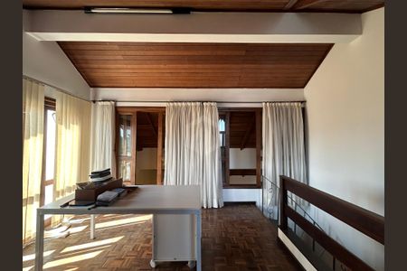 42_photo/94dce64189.3be18b52e244e7c2-ATLAS-b7bab1fa-3340-4423-b16c-4be3972920f3.jpg de casa à venda com 3 quartos, 300m² em Santa Cândida, Curitiba