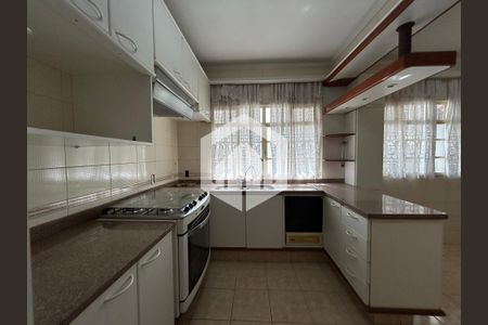 2_photo/94dce64189.3be18b52e244e7c2-ATLAS-becac241-19c9-43da-a1a1-e623df1eea1f.jpg de casa à venda com 3 quartos, 300m² em Santa Cândida, Curitiba