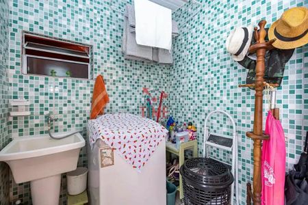 14_photo/94dce64307.ab41e4e09fc2bc48-ATLAS-c7607faa-48c8-4df6-9394-e2d9f8896ff2.jpg de casa à venda com 3 quartos, 120m² em Santa Cândida, Curitiba