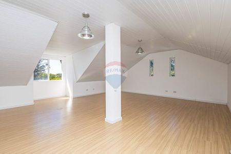 39_photo/94dce64457.8725941c6b7d3e7e-ATLAS-faa7c6a8-81a5-405f-aa8d-ef4b3c75d593.jpg de casa à venda com 3 quartos, 210m² em Santa Cândida, Curitiba