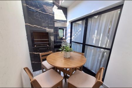 9_photo/94dce647bf.012e1c0d71520e32-ATLAS-2beaffc2-5b02-45a5-a635-7bf6237f51a2.jpg de casa à venda com 3 quartos, 100m² em Santa Cândida, Curitiba