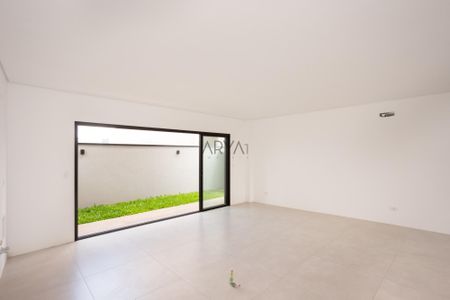 4_photo/94dce64b03.b078a4a1fb9af5a1-ATLAS-0980a5e3-7dcb-4bb3-b0d5-767a74e14c4c.jpg de casa à venda com 3 quartos, 181m² em Santa Cândida, Curitiba