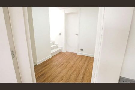 3_photo/94dce64b97.2589b1fd00b31c34-ATLAS-532e8621-9ebd-4e37-ac7e-77c20f636af7.jpg de casa à venda com 4 quartos, 190m² em Santa Cândida, Curitiba