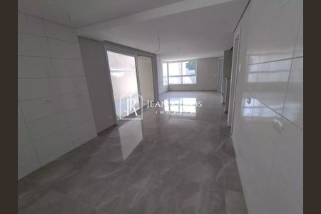 14_photo/94dce64b97.e6f02a1e96aef2b1-ATLAS-1b77b995-b109-4cf4-8ca0-c986112f51f1.jpg de casa à venda com 3 quartos, 212m² em Santa Cândida, Curitiba