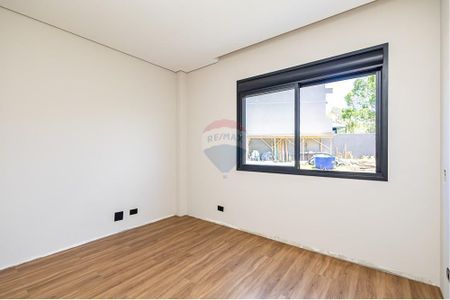 25_photo/94dce64c0b.8cc17f8f7b4e5195-ATLAS-10714f72-9386-4201-bac0-2fcfcdc40bf6.jpg de casa à venda com 4 quartos, 247m² em Santa Cândida, Curitiba