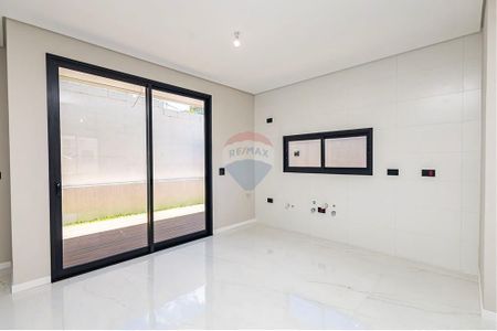 13_photo/94dce64c0b.8cc17f8f7b4e5195-ATLAS-43c2da22-8e69-4275-94ae-f08bcb78de56.jpg de casa à venda com 4 quartos, 247m² em Santa Cândida, Curitiba