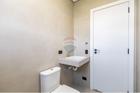 31_photo/94dce64c0b.8cc17f8f7b4e5195-ATLAS-4fd9b1c1-e15c-483d-ba60-480bf00958c6.jpg de casa à venda com 4 quartos, 247m² em Santa Cândida, Curitiba