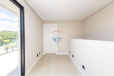 48_photo/94dce64c0b.8cc17f8f7b4e5195-ATLAS-70b6ea09-c489-42ea-849d-0f4f8890913f.jpg de casa à venda com 4 quartos, 247m² em Santa Cândida, Curitiba