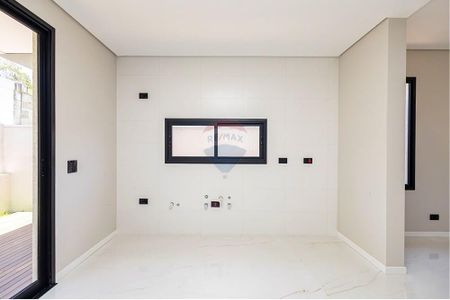 14_photo/94dce64c0b.8cc17f8f7b4e5195-ATLAS-8b62d527-2dd7-41cb-b869-1ff0e010bc07.jpg de casa à venda com 4 quartos, 247m² em Santa Cândida, Curitiba