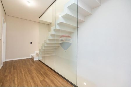 40_photo/94dce64c0b.8cc17f8f7b4e5195-ATLAS-8d03db4d-ac27-4a43-b678-42705d98abac.jpg de casa à venda com 4 quartos, 247m² em Santa Cândida, Curitiba