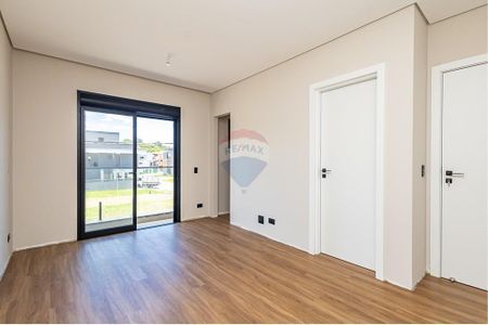 34_photo/94dce64c0b.8cc17f8f7b4e5195-ATLAS-ad222345-e568-479c-a1f7-34dc0293cc42.jpg de casa à venda com 4 quartos, 247m² em Santa Cândida, Curitiba