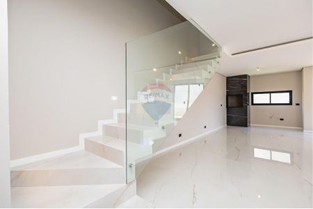 12_photo/94dce64c0b.8cc17f8f7b4e5195-ATLAS-fb520135-8749-4fe0-9684-ba75ec41ebbb.jpg de casa à venda com 4 quartos, 247m² em Santa Cândida, Curitiba