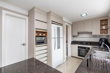 1_photo/94dce650af.3ddf5e48fefe922b-ATLAS-32b41a20-1d8d-48df-a86e-127bf1b824f6.jpg de casa à venda com 3 quartos, 240m² em Santa Cândida, Curitiba