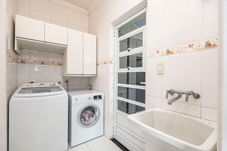 11_photo/94dce650af.3ddf5e48fefe922b-ATLAS-d1a6705f-4c57-4af7-b69c-bebe3d8a840d.jpg de casa à venda com 3 quartos, 240m² em Santa Cândida, Curitiba