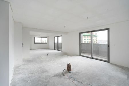 10_photo/94dce650e1.1c5ee5b12bdcf8f7-ATLAS-d303c612-531f-40c5-8ca2-d0d0ca6a92c0.jpg de apartamento à venda com 3 quartos, 178m² em Santa Cândida, Curitiba