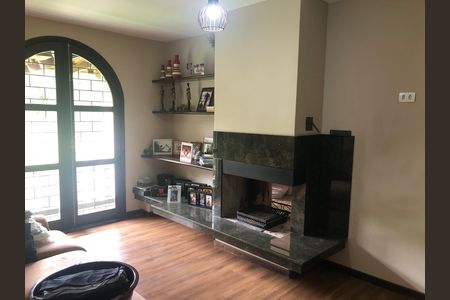 2_photo/94dce650fd.21b82dd0b136b59b-ATLAS-0ece4da5-ffbc-49af-ac3e-9d94b2500385.jpg de casa à venda com 3 quartos, 350m² em Santa Cândida, Curitiba