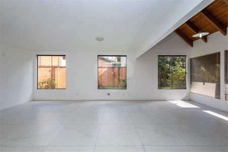 33_photo/94dce65545.c48af063ec79423e-ATLAS-d6ab4d72-1f6e-4648-9a4b-73c1ffba8d3c.jpg de casa à venda com 4 quartos, 350m² em Santa Cândida, Curitiba