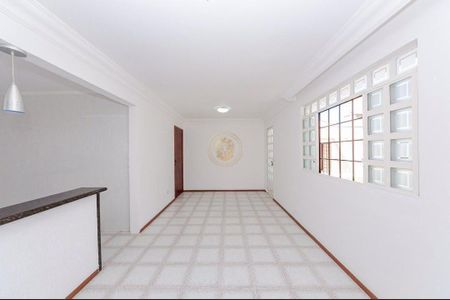 4_photo/94dce6556b.c64c8e3c826864d5-ATLAS-a385b786-43f9-4ea2-b053-3e7b2be252c7.jpg de casa para alugar com 4 quartos, 330m² em Santa Cândida, Curitiba