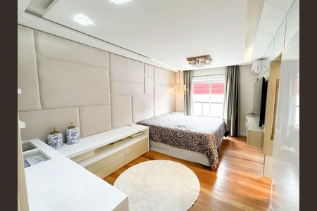 33_photo/94dce655a7.debdfc4cdf3131d8-ATLAS-78345de2-35b2-478e-a996-de7604c7e113.jpg de casa de condomínio à venda com 4 quartos, 245m² em Santa Cândida, Curitiba