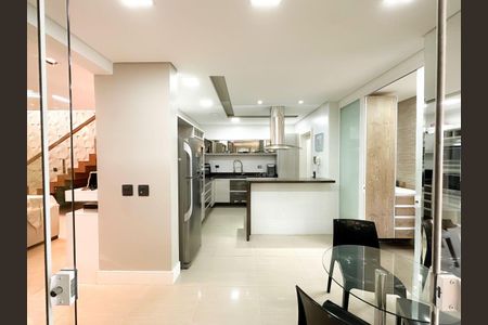 20_photo/94dce655a7.debdfc4cdf3131d8-ATLAS-9a214840-1a37-4caa-b6f7-e0ad034e3ff8.jpg de casa de condomínio à venda com 4 quartos, 245m² em Santa Cândida, Curitiba