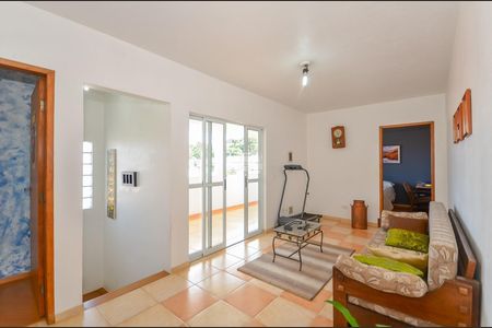 5_photo/94dce65867.5e2511c6536d59b0-ATLAS-4db73c0c-0bce-4129-a00a-099d676a6cf6.jpg de casa à venda com 4 quartos, 320m² em Santa Cândida, Curitiba