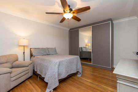 5_photo/94dce65be3.9d8fed69801cdea0-ATLAS-9c0851c9-e59a-4b94-9b54-62465af27dcc.jpg de casa à venda com 3 quartos, 324m² em Santa Cândida, Curitiba