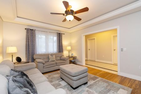 6_photo/94dce65be3.9d8fed69801cdea0-ATLAS-dd8e6224-427f-419f-bef0-3eef67ab79fb.jpg de casa à venda com 3 quartos, 324m² em Santa Cândida, Curitiba