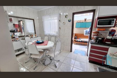 3_photo/94dce65bff.2f15d505e37c7ac5-ATLAS-567e1f82-cc34-4f0e-a893-a31f136a4e35.jpg de casa à venda com 4 quartos, 125m² em Santa Cândida, Curitiba