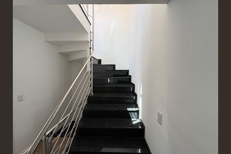 4_photo/94dce65c95.6e795dfd64e180cd-ATLAS-32debdee-c196-4bfd-8bd8-3892f45ec99c.jpg de casa à venda com 3 quartos, 110m² em Santa Cândida, Curitiba