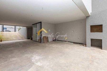 8_photo/94dce65e2f.9ca97ffad63a02d7-ATLAS-5e03b3ae-585a-42e9-8b01-0f1e3a501c2a.jpg de casa à venda com 3 quartos, 166m² em Boa Vista, Curitiba