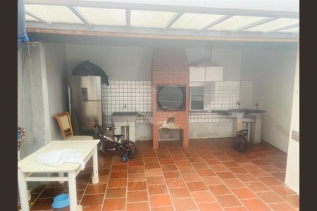 13_photo/94dce65f3f.6e9f2fa600d0adfa-ATLAS-f06d886c-a4f0-4993-9564-83c1e0ce7bf7.jpg de casa à venda com 3 quartos, 132m² em Santa Cândida, Curitiba