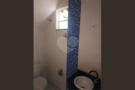 2_photo/94dce65fb7.ee31d1fd9df23408-ATLAS-05d564b3-019b-4ffd-80ab-3e8a79327939.jpg de casa à venda com 3 quartos, 198m² em Boa Vista, Curitiba