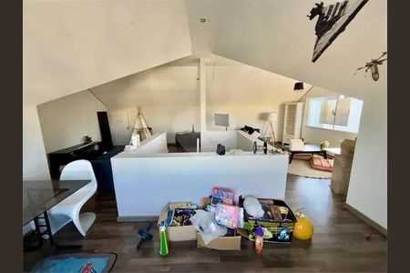 3_photo/94dce65fb7.ee31d1fd9df23408-ATLAS-65cd92e3-93e9-46bb-b5a0-d118b0c7b79f.jpg de casa à venda com 3 quartos, 197m² em Boa Vista, Curitiba