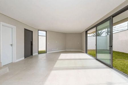 2_photo/94dce66009.ceff8192393c33de-ATLAS-067a4e40-fa65-4fb4-9e50-ae26d208e544.jpg de casa à venda com 3 quartos, 298m² em Boa Vista, Curitiba