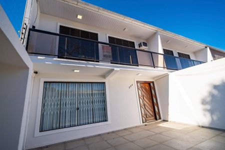 19_photo/94dce661a5.31155e57da48075e-ATLAS-58d5cc53-ece3-44be-8a2a-78dfef19e4df.jpg de casa à venda com 3 quartos, 132m² em Boa Vista, Curitiba