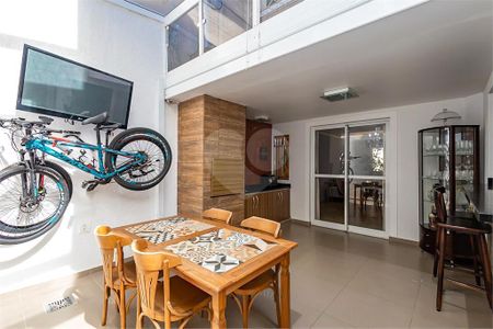 10_photo/94dce661ef.70986b2d83168018-ATLAS-4de7cb08-5ef1-4f72-bb49-1daba4a2dcf5.jpg de casa à venda com 3 quartos, 191m² em Boa Vista, Curitiba