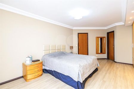 1_photo/94dce661ef.70986b2d83168018-ATLAS-db10626f-d46b-47f3-b1eb-e7b2677f1c5f.jpg de casa à venda com 3 quartos, 191m² em Boa Vista, Curitiba