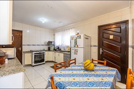 34_photo/94dce6632b.ceef305ded12bb28-ATLAS-6a31fd3c-0698-4c1d-afa9-ddf6b9be30ee.jpg de casa à venda com 6 quartos, 225m² em Boa Vista, Curitiba