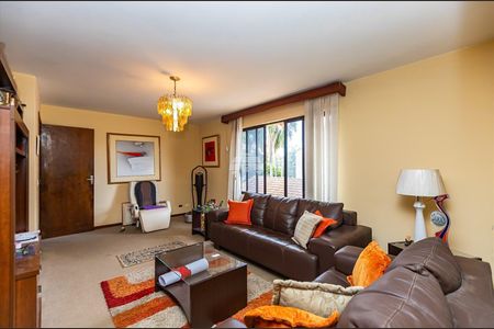 4_photo/94dce6632b.ceef305ded12bb28-ATLAS-cc14c75a-83d5-4cbf-aab5-4921a3f7bd18.jpg de casa à venda com 6 quartos, 225m² em Boa Vista, Curitiba