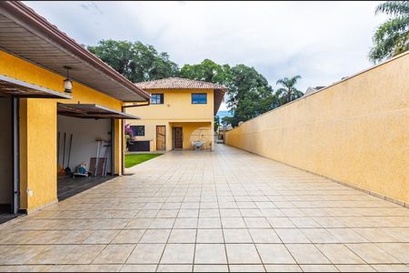45_photo/94dce6632b.ceef305ded12bb28-ATLAS-d1f980e9-7738-4c26-9099-5d2f2660445b.jpg de casa à venda com 6 quartos, 225m² em Boa Vista, Curitiba