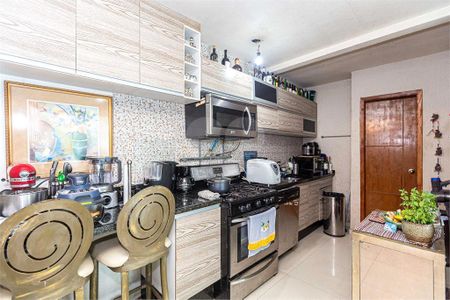 12_photo/94dce66629.826320bd9fe033a1-ATLAS-7dd72dce-923d-4fed-ae9f-b47343c8e80c.jpg de casa à venda com 4 quartos, 325m² em Santa Cândida, Curitiba