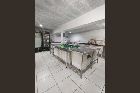 19_photo/94dce6662b.06d0e82101a84137-ATLAS-ac2ab817-c0fb-4e00-a6ce-8bb89411b943.jpg de casa à venda com 3 quartos, 280m² em Santa Cândida, Curitiba