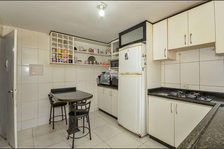 5_photo/94dce668db.523c3f14d12cddb2-ATLAS-195d3291-4a93-4757-8ea2-5f82b8becccb.jpg de casa à venda com 3 quartos, 147m² em Santa Cândida, Curitiba