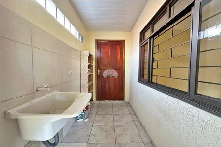 6_photo/94dce66b11.b01326a547f85fba-ATLAS-500d5b74-522b-48d3-bef4-cb3aad8485bd.jpg de casa para alugar com 2 quartos, 72m² em Tingui, Curitiba