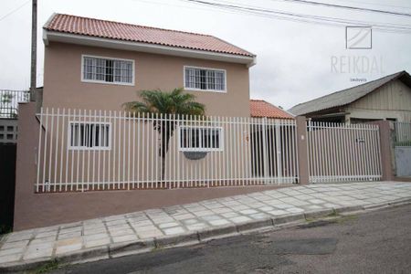 29_photo/94dce66bbd.dc8bbd111761e841-ATLAS-cd497fdf-995d-4cc5-b3c9-695b0a4b994b.jpg de casa à venda com 4 quartos, 169m² em Tingui, Curitiba