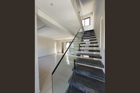 5_photo/94dce66c87.ffdd1ddaa3c736e5-ATLAS-4a101286-d8ac-44e5-b4f6-77385689b63b.jpg de casa à venda com 3 quartos, 136m² em Tingui, Curitiba